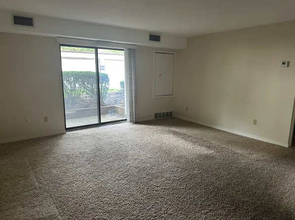 1544 Cedarwood Dr APT 157, Westlake, OH 44145
