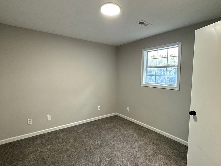 319 Anderson Ave — Photo 6