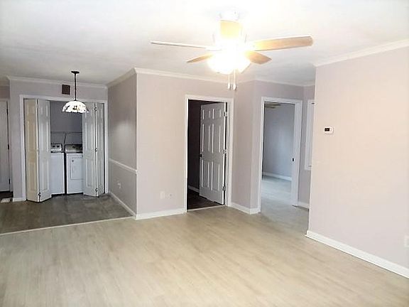 3rd image of 254 Larch Dr