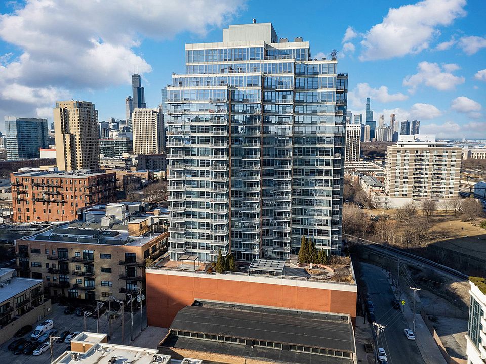 1st image of 1600 S Prairie Ave Unit 1105