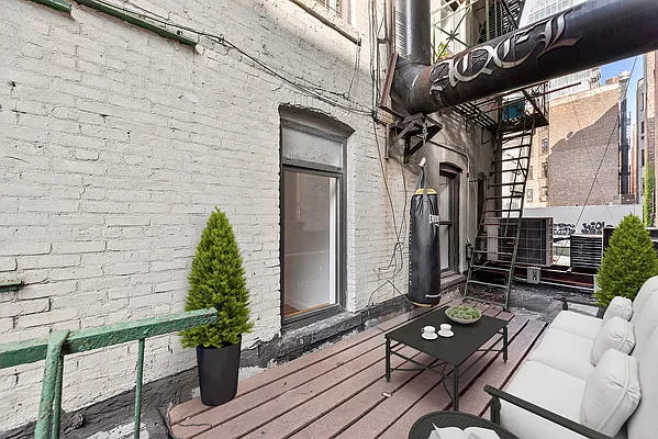 Rented by Compass | media 13