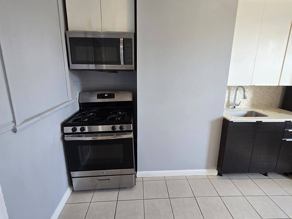 1st image of 218 Bowers St #2