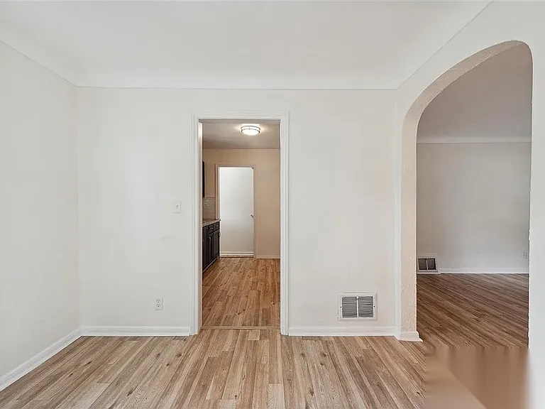 909 Turner Ave — Photo 8