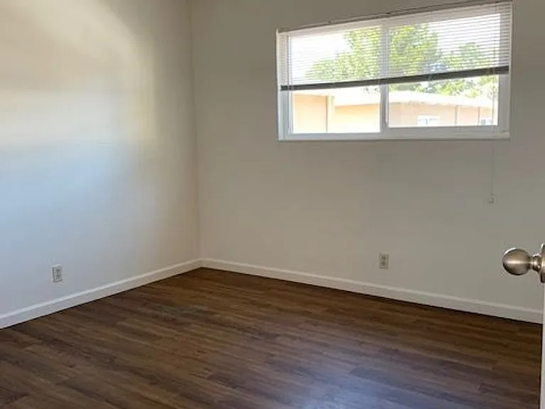 2835 David Ave — Photo 7