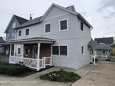3 bed, 1600 sqft, $1,975 — Photo 2