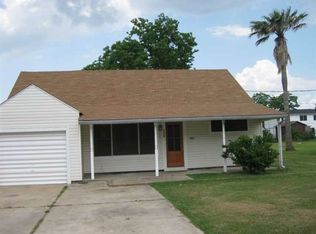 1219 S 37th St, Nederland, TX 77627