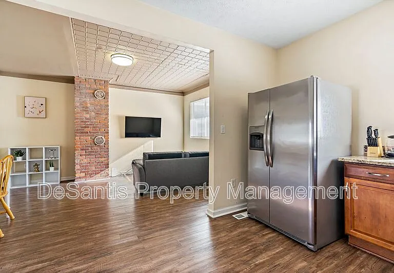 1129 Brabec St #1 — Photo 8