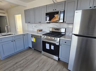 1102 Banner Ave #3L, Brooklyn, NY 11235
