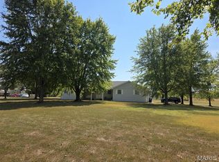 35 Hickory St, Nashville, IL 62263