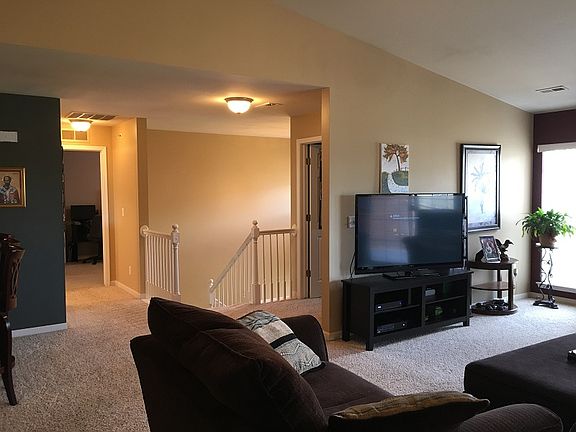 3rd image of 52316 Naugatuck Dr