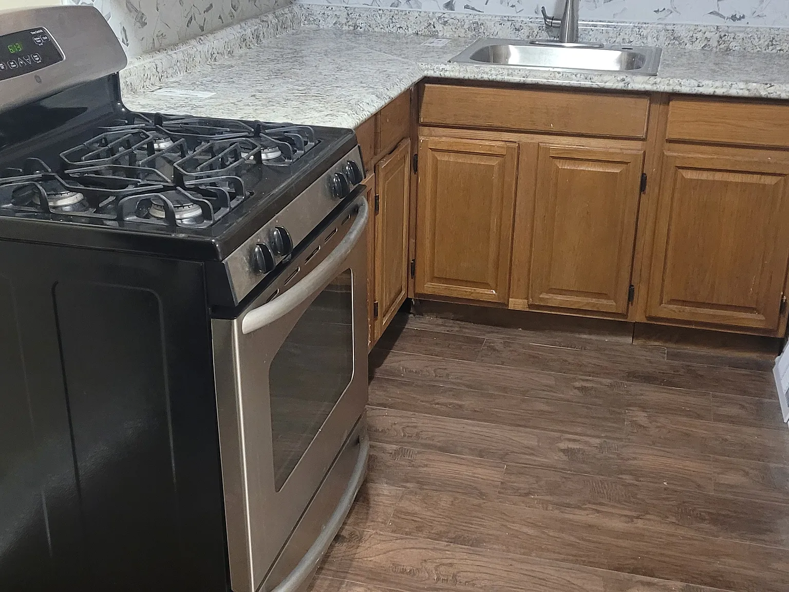 3 bed, 1152 sqft, $1,650 — Photo 3
