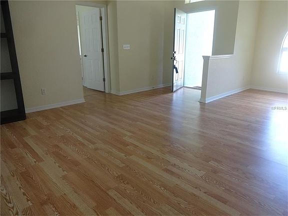 4th image of 731 Hidden Lake Dr