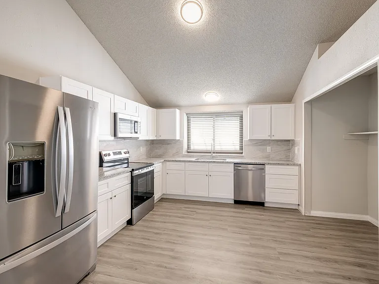 14118 George Rd — Photo 5