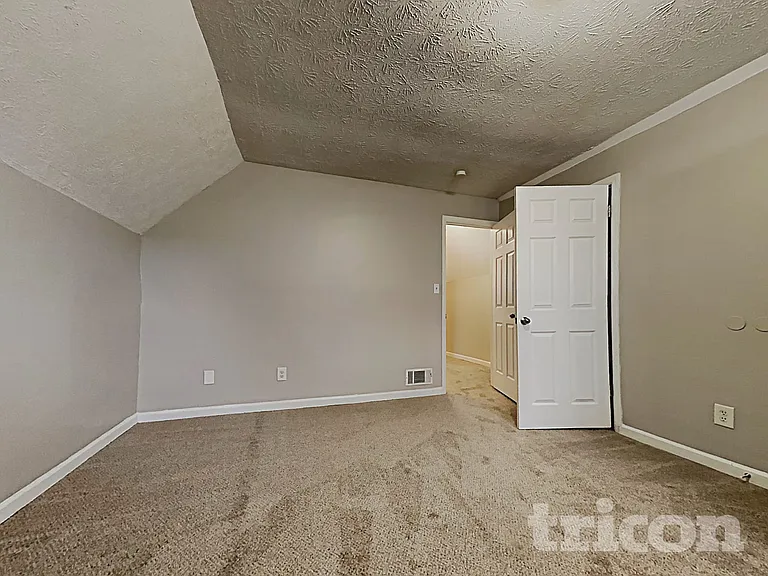 525 Windsor Dr SE — Photo 12