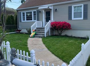 64 Vesper St, Fairfield, CT 06825