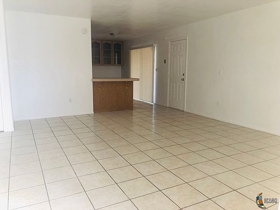4th image of 325 N Lake Ave