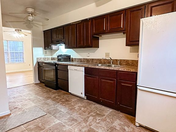 5th image of 4605 Little John Dr