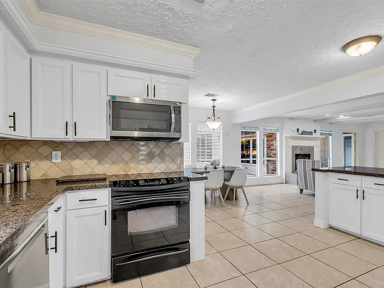 24102 Northcrest Dr — Photo 8