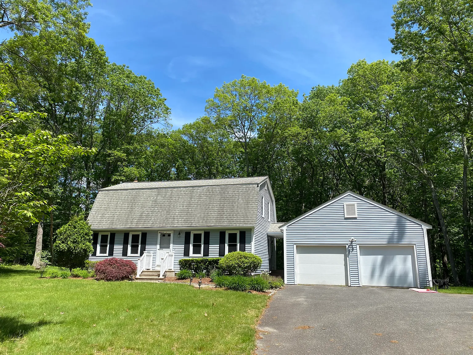3 bed, 2700 sqft, $4,400 — Photo 1