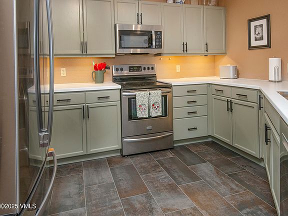 4th image of 1502 Crazy Horse Cir #1502