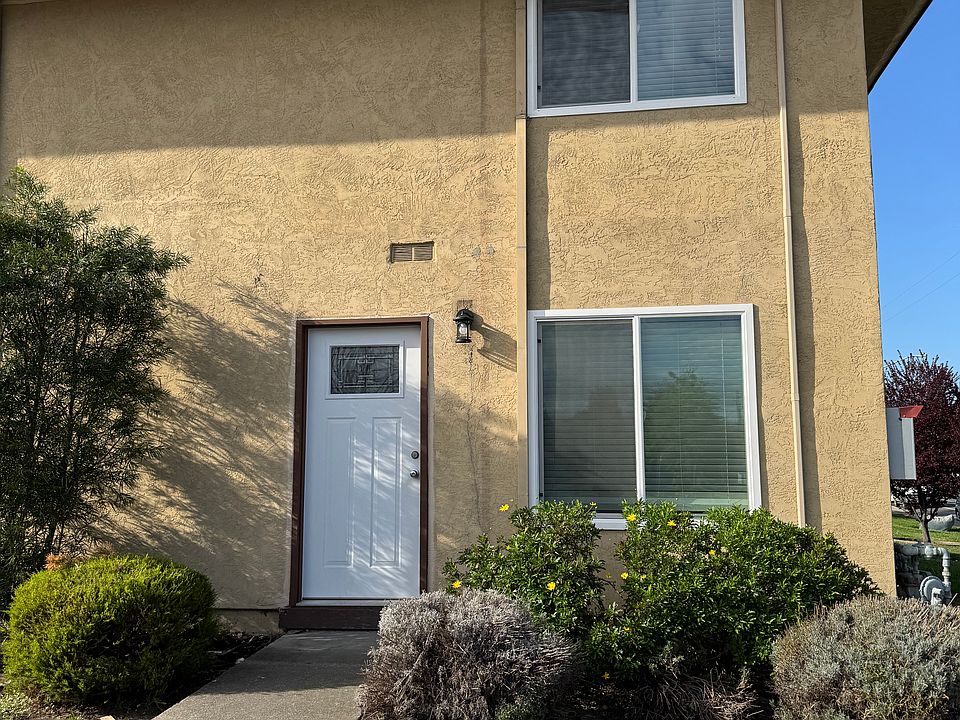 Unit has been fully renovated with new stainless-steel appliances, new counter-tops, cabinets and washer/dryer. Move-in ready!