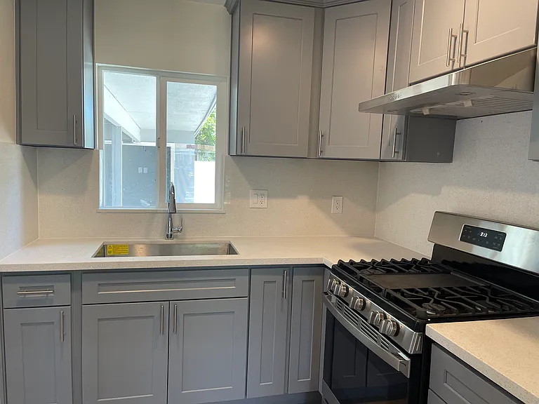 702 Beckville St — Photo 4