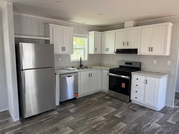 2812 Landsend Ln #2812, Liverpool, NY 13090