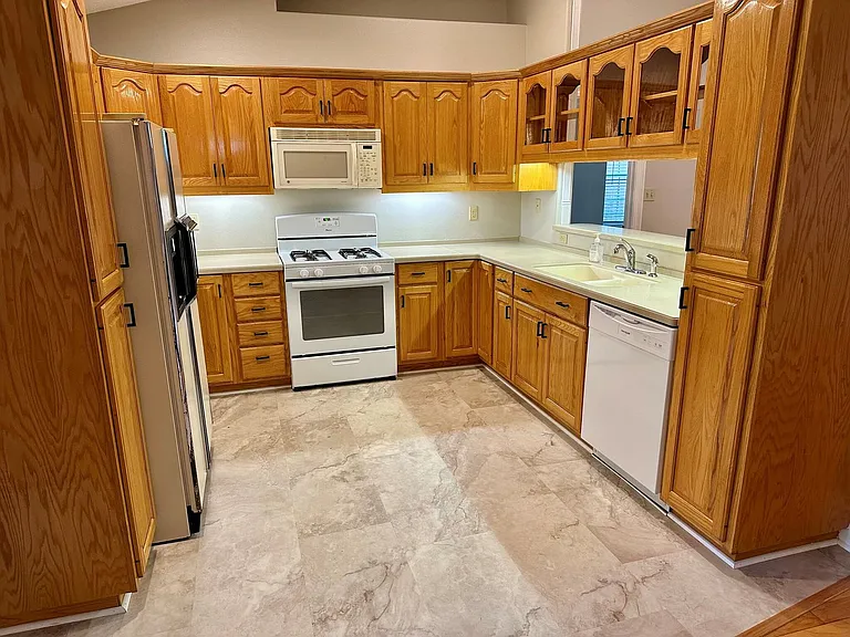 9837 Mobile Hwy — Photo 3