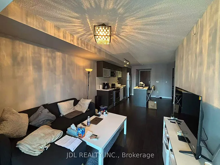 386 Yonge St #1813 — Photo 6