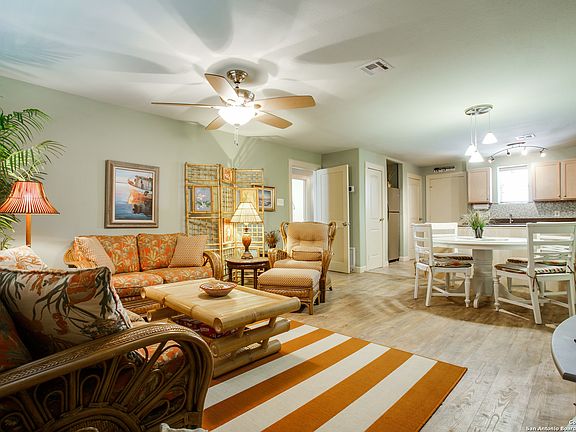 2nd image of 1107 E Eleventh St #112