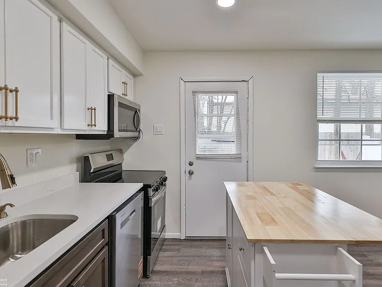 305 S Warminster Rd #B2 — Photo 42