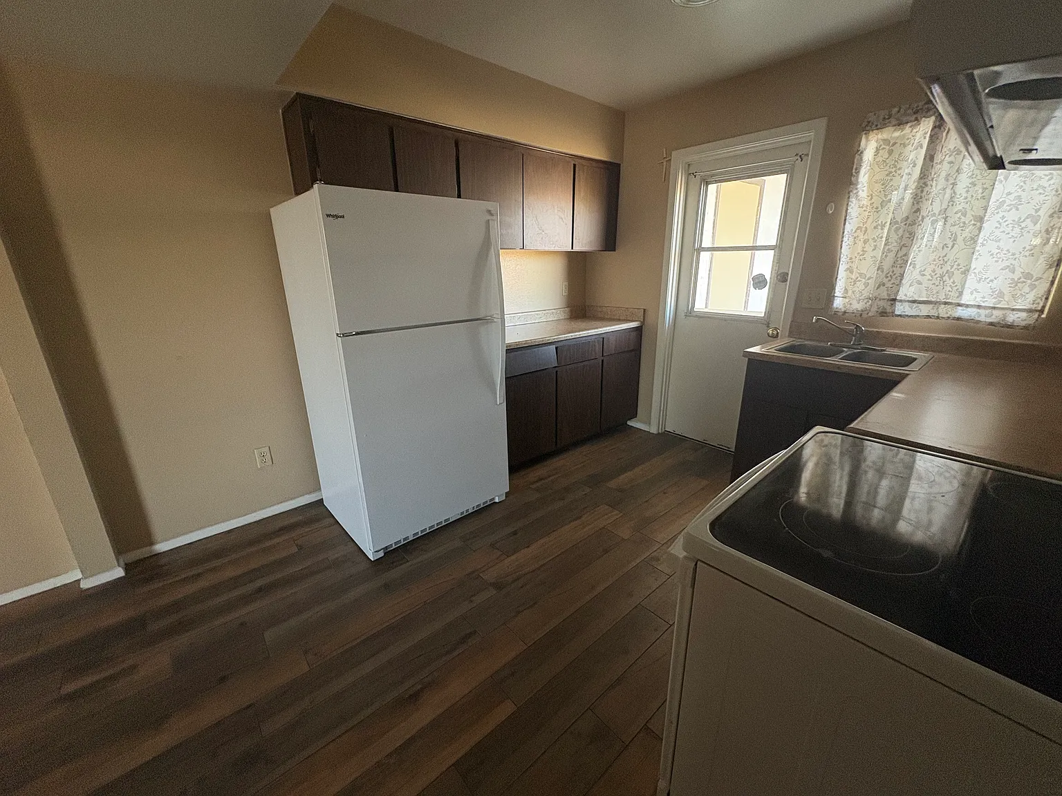 2 bed, 810 sqft, $1,250 — Photo 3