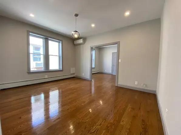 164 Schenck Avenue image 5 of 10