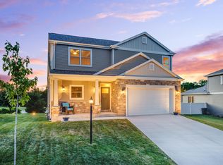 W185N8561 Lawrence Ave, Menomonee Falls, WI 53051