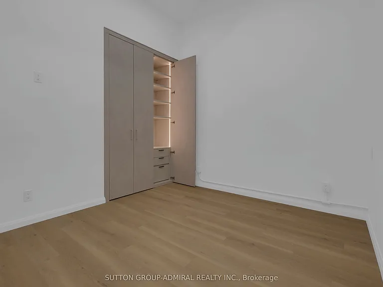 647 College St #102 — Photo 21