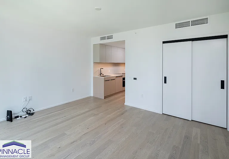 333 Ward Ave #532 — Photo 3