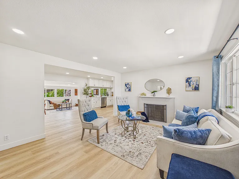 7425 Brighton Dr — Photo 25