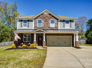 989 Autumn Glen Ct, Lake Wylie, SC 29710