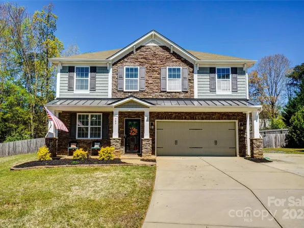 989 Autumn Glen Ct, Lake Wylie, SC 29710