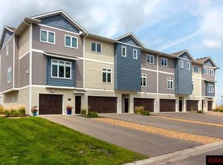 2208 Rolling Green Trl, North Mankato, MN 56003