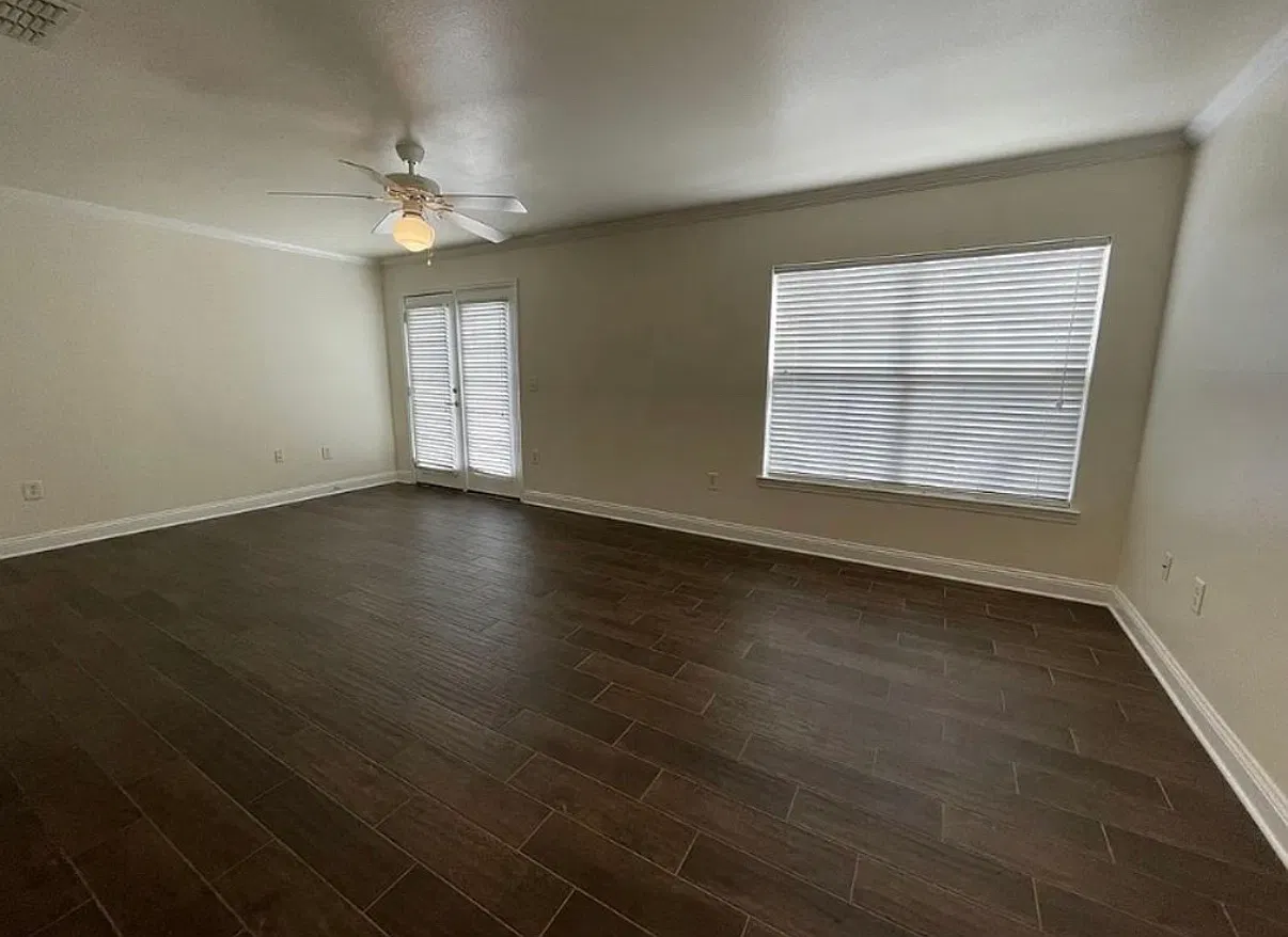 3 bed, 1460 sqft, $1,697 — Photo 2