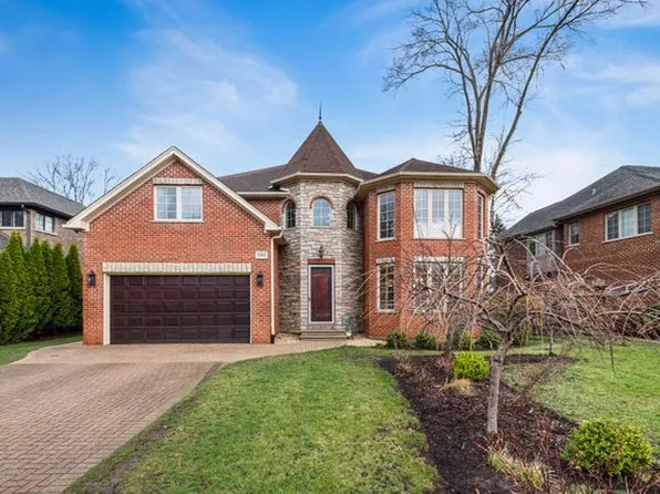 3202 Dell Pl, Glenview, IL 60025