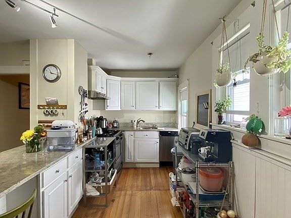 299-2 Savin Hill Ave. #2 Boston (Dorchester) Unit Photo 2