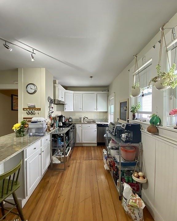 299-2 Savin Hill Ave. #2 Boston (Dorchester) Unit Photo 2