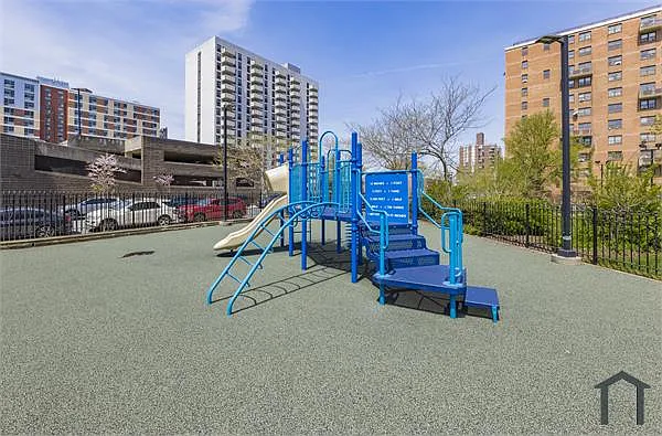 2 bed, $2,045 — Photo 2