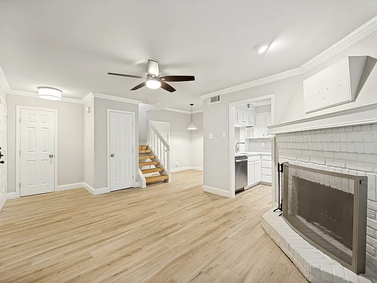 5200 Martel Ave #1-13C — Photo 2