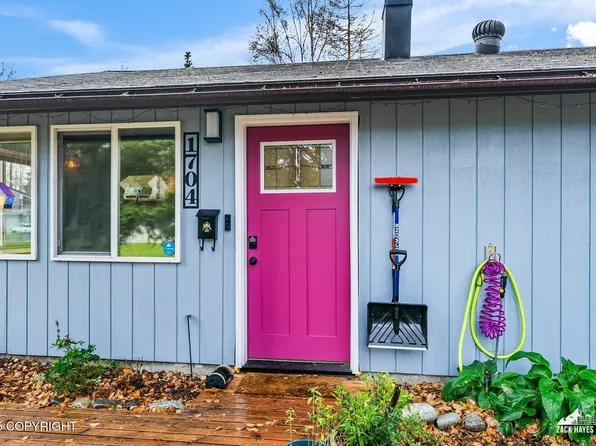 1704 Link Ct, Anchorage, AK 99504