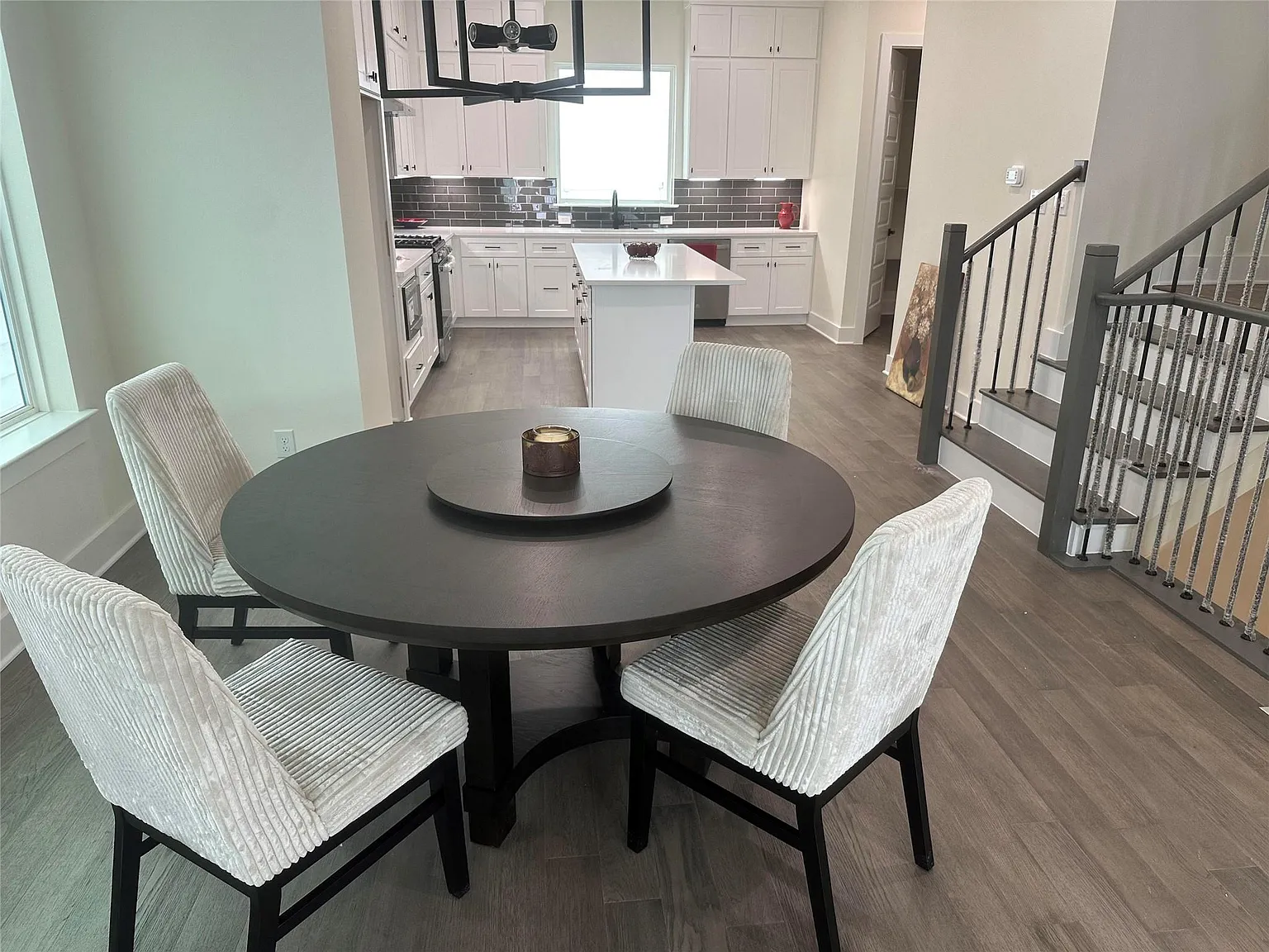 3 bed, 3.5 bath, 2231 sqft, $4,600 — Photo 3