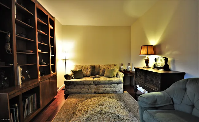 Rented by Corcoran | media 25