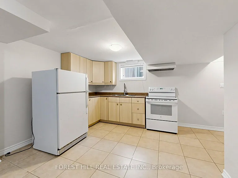 308 Hendon Ave #BASEMENT — Photo 4